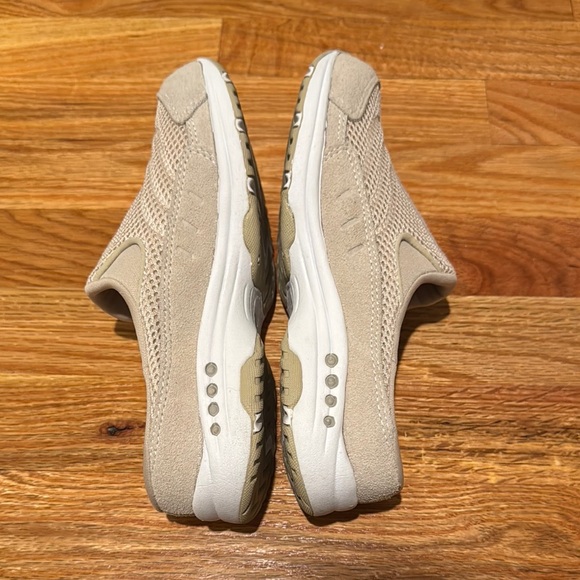 Easy Spirit Beige Slip-On Shoes size 7 - Picture 6 of 10